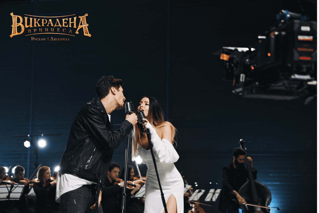 «Время и Стекло» исполнили главную песню мультфильма