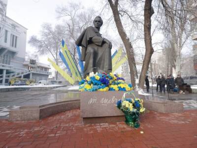 Вшанування героїв, флешмоб і патріотичні акції: Дніпро відзначає День Соборності України. Афиша Днепра