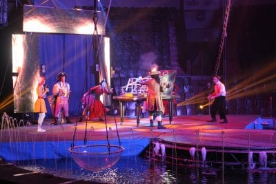 В Днепре можно увидеть уникальный цирк на воде. Афиша Днепра