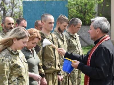 Как праздновали Пасху бойцы на Донбассе. Афиша Днепра