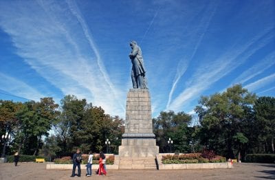 Памятник Шевченко в Днепре
