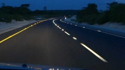 На украинских дорогах появится светоотражающая разметка