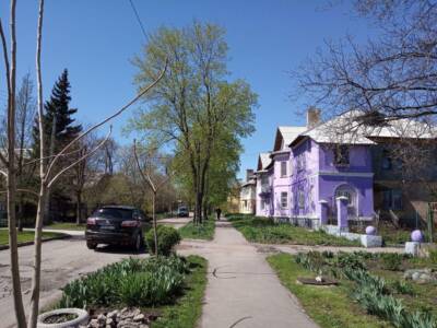 Фиолетовый дом в Днепре