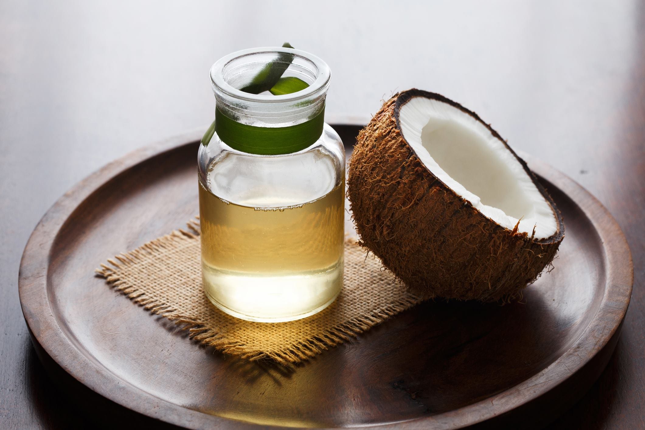 Coconut oil. Коконут Ойл масло кокосовое. Hindistan cevizi Yaği кокосовое масло. Маска для волос из кокосового масла. Кокосовое масло Вьетнам.