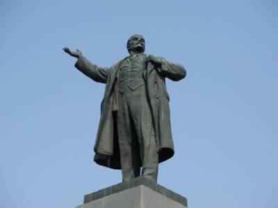 В Днепропетровской области на аукцион выставили памятник Ленину. Афиша Днепра