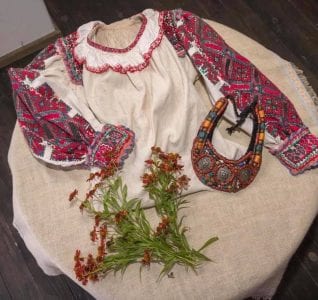 Борис Филатов показал свою коллекцию тканей и одежды
