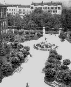 Редкие фото Днепра 50-х: фонтан в центре города заменил памятник. Афиша Днепра