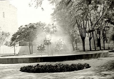 Редкие фото Днепра 50-х: фонтан в центре города заменил памятник. Афиша Днепра