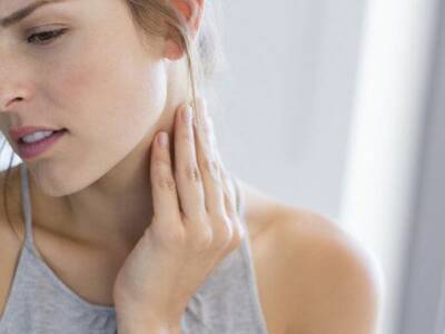 Медики рассказали, какие привычки влияют на боль в шее. Афиша Днепра
