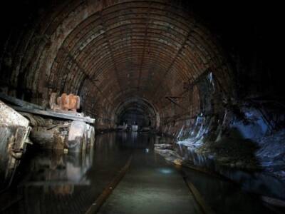 В Днепре диггер показал фото затопленного тоннеля метро. Афиша Днепра