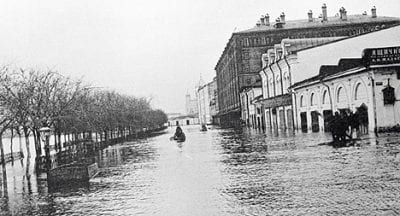 Венеция по-днепровски: в центре города плавали лодки. Афиша Днепра