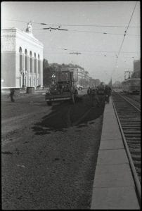 Как в Днепре 30 лет назад ремонтировали улицу Рабочую (Фото). Афиша Днепра