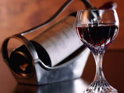 Бокал красного вина продлевает жизнь – ученые. Афиша Днепра