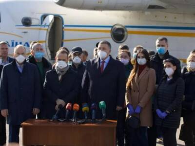 20 украинских медиков-добровольцев вернулись из Италии. Афиша Днепра