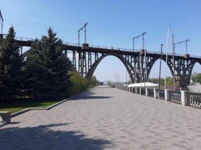Набережная Днепра осталась без лавочек. Афиша Днепра
