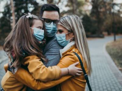 Защити себя от коронавируса: как правильно снимать маску и что делать после возвращения домой. Афиша Днепра