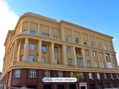 Как выглядит восстановленный 80-летний фасад в центре Днепра. Афиша Днепра