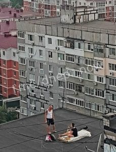 Креативно: днепряне устроили романтический отдых на крыше (Фото). Афиша Днепра