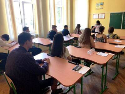 Кабинет Министров просят не отменять обязательный экзамен по украинской литературе