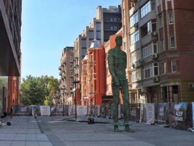 Искусственный ручей и огромная скульптура: как проходит реконструкция улицы Южной (Фото)