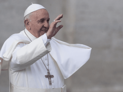 Бог любит всех своих детей: Папа Римский поддержал ЛГБТ-подростков