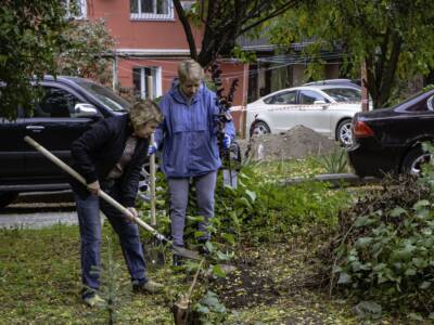 Дніпряни долучаються до програми озеленення та декадника #Дніпро_квітучий. Афиша Днепра