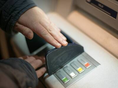 В Украине мошенники используют банкоматы и делают дубликаты карт. Афиша Днепра