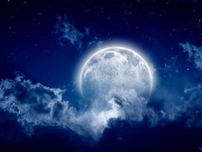 Впервые с 1944 года: в Хэллоуин над Днепром взойдет “голубая Луна”. Афиша Днепра