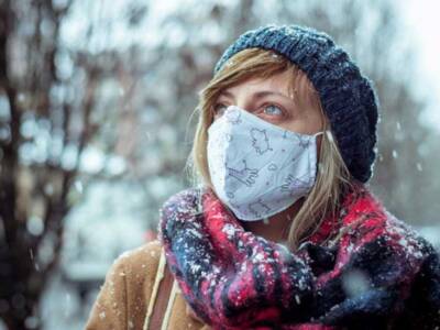 Ношение масок может защитить от воспалений на губах. Афиша Днепра