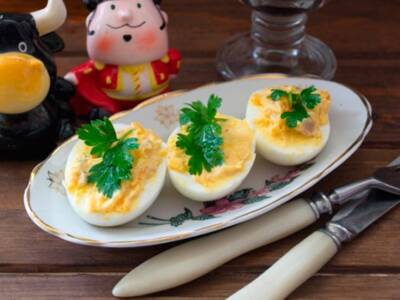 Новогодние рецепты: фаршированные яйца с рыбой. Афиша Днепра.