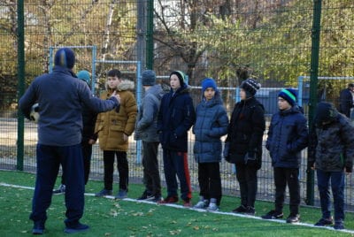 У школах Дніпра стає дедалі більше нових сучасних футбольних міні майданчиків. Афиша Днепра