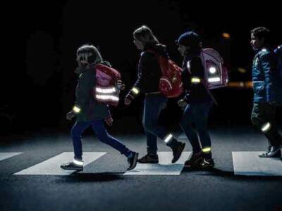 В темное время суток пешеходы должны носить светоотражающие элементы: решение Кабмина. Афиша Днепра