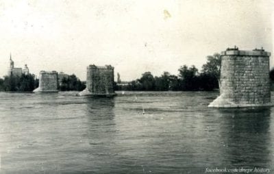 21 декабря 1932 в Днепре торжественно открыли Мерефо-Херсонский мост. Афиша Днепра
