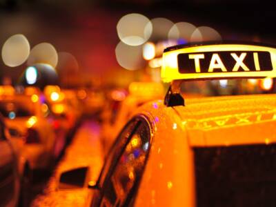 Заказать такси в Днепре: номера и приложения всех служб. Афиша Днепра