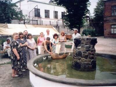 История необычного фонтана в одном из двориков Днепра (Фото). Афиша Днепра
