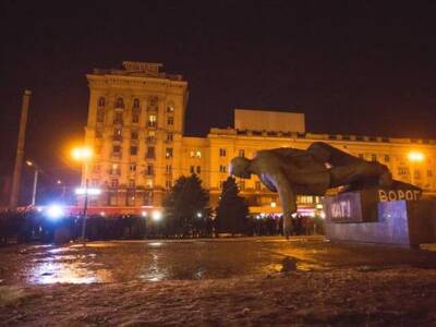 В пятницу вечером: в Днепре ровно 5 лет назад снесли памятник Петровскому (Фото/Видео). Афиша Днепра