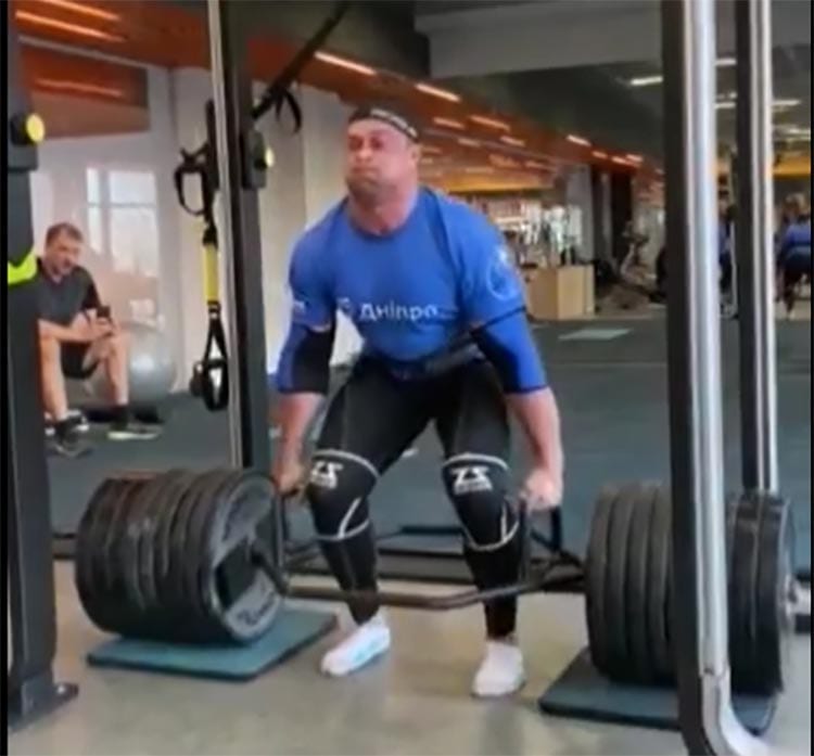 Поднял 400 кг. Иранский жимовик. Помост для становой тяги. Поднял 400 кг. Становая тяга со стоек.