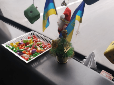 В Днепре добрый водитель угощал пассажиров конфетами (Фото). Афиша Днепра