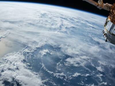 Компания Canon предлагает каждому желающему сделать фото из космоса. Афиша Днепра