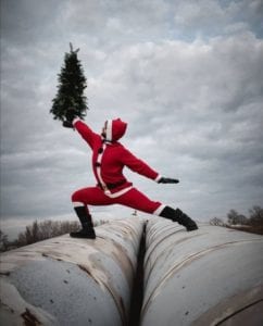 Санта Клаус по-днепровски: в Днепре мужчина устроил необычную фотосессию (Фото). Афиша Днепра