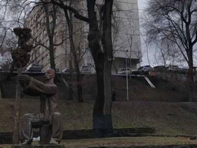 В Днепре в центральном парке спасают 200-летний дуб Глобы. Афиша Днепра