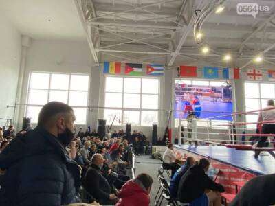 Усик и Ломаченко посетили бои турнира по боксу на Днепропетровщине (Фото). Афиша Днепра