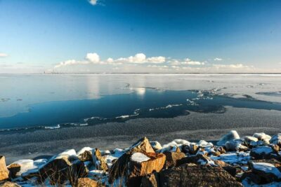 Водохранилище превратилось в ледяное царство (Фото). Афиша Днепра