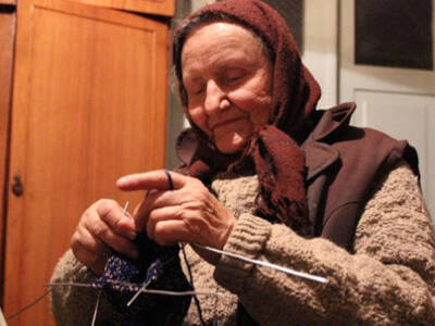 Мама погибшего героя "обула" пол украинской армии. Афиша Днепра