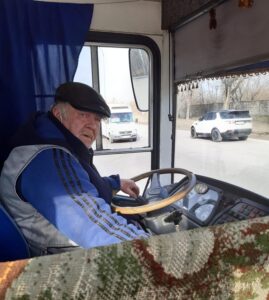 «Тупая наглая рожа»: водитель днепровской маршрутки оскорбил льготницу. Афиша Днепра