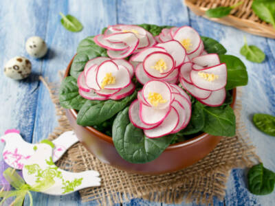Что приготовить на 8 Марта: рецепты салатов в виде цветов. Афиша Днепра