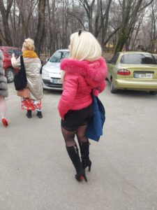 В парке Глобы девушки устроили "БДСМ-вечеринку" (Фото/Видео). Афиша Днепра