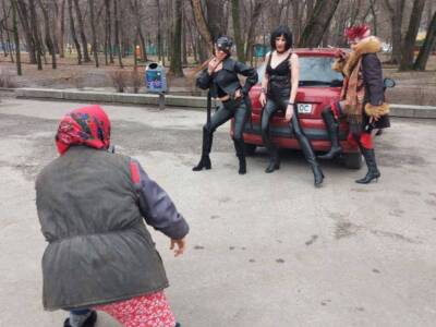 В парке Глобы девушки устроили "БДСМ-вечеринку" (Фото/Видео). Афиша Днепра