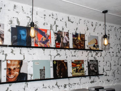 Для ценителей качественной музыки: в Днепре открылся первый виниловый магазин. Афиша Днепра