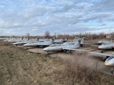 Уже не взлетят: под Днепром находится большое кладбище летной техники (Фото). Афиша Днепра